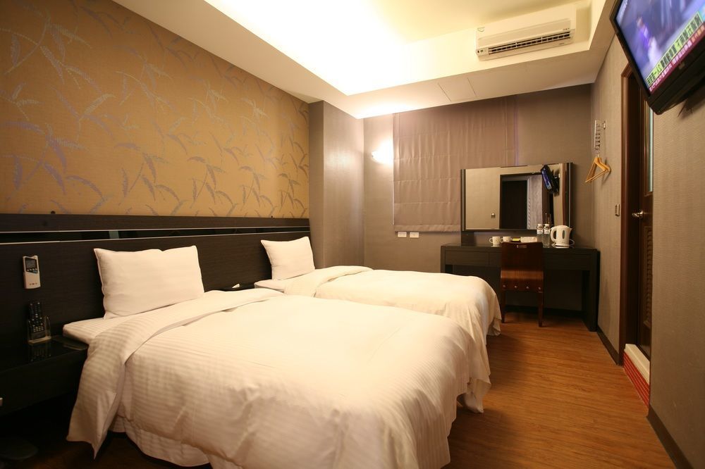 Military 75 Hotel Taichung Dış mekan fotoğraf