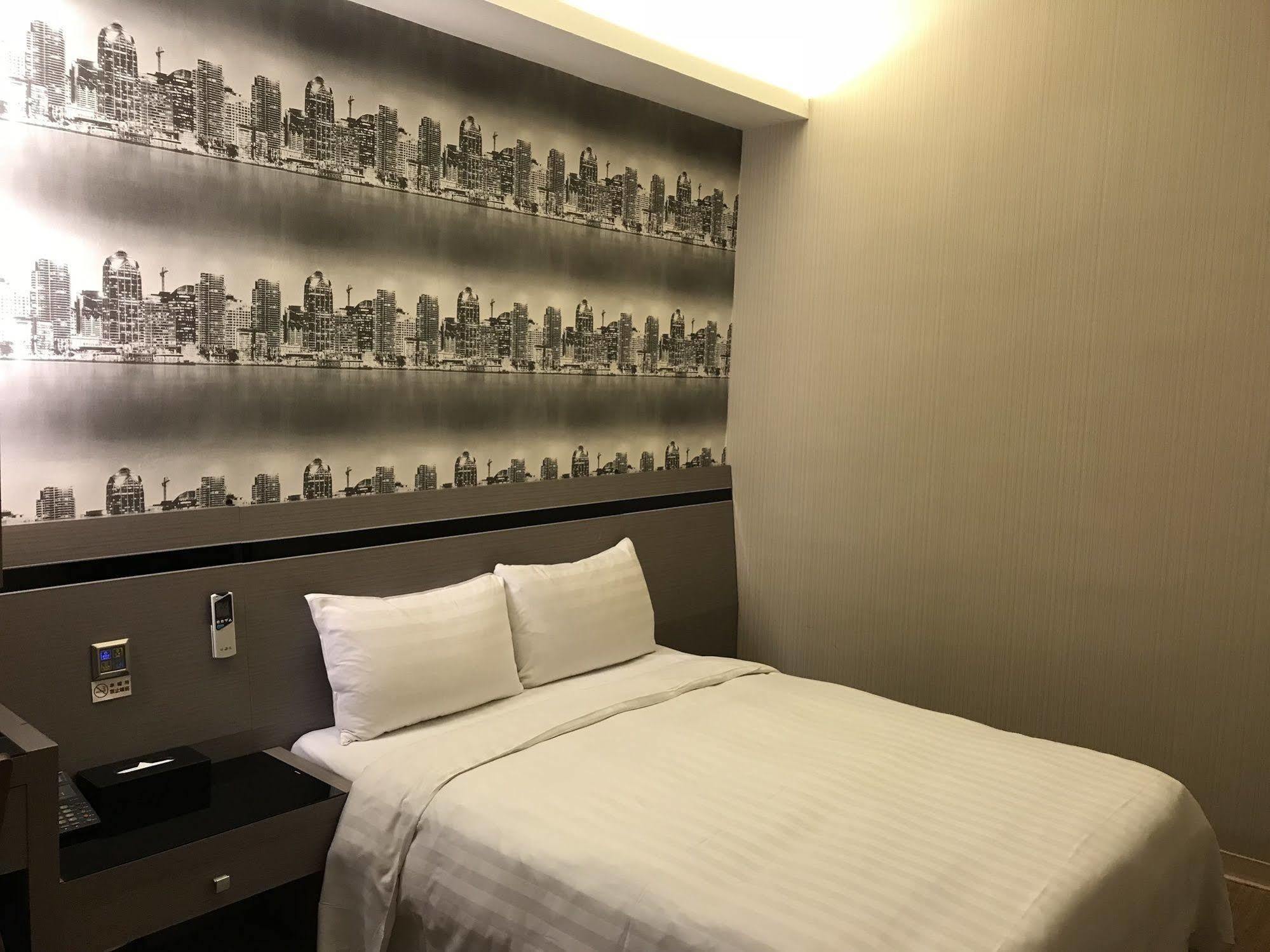 Military 75 Hotel Taichung Dış mekan fotoğraf