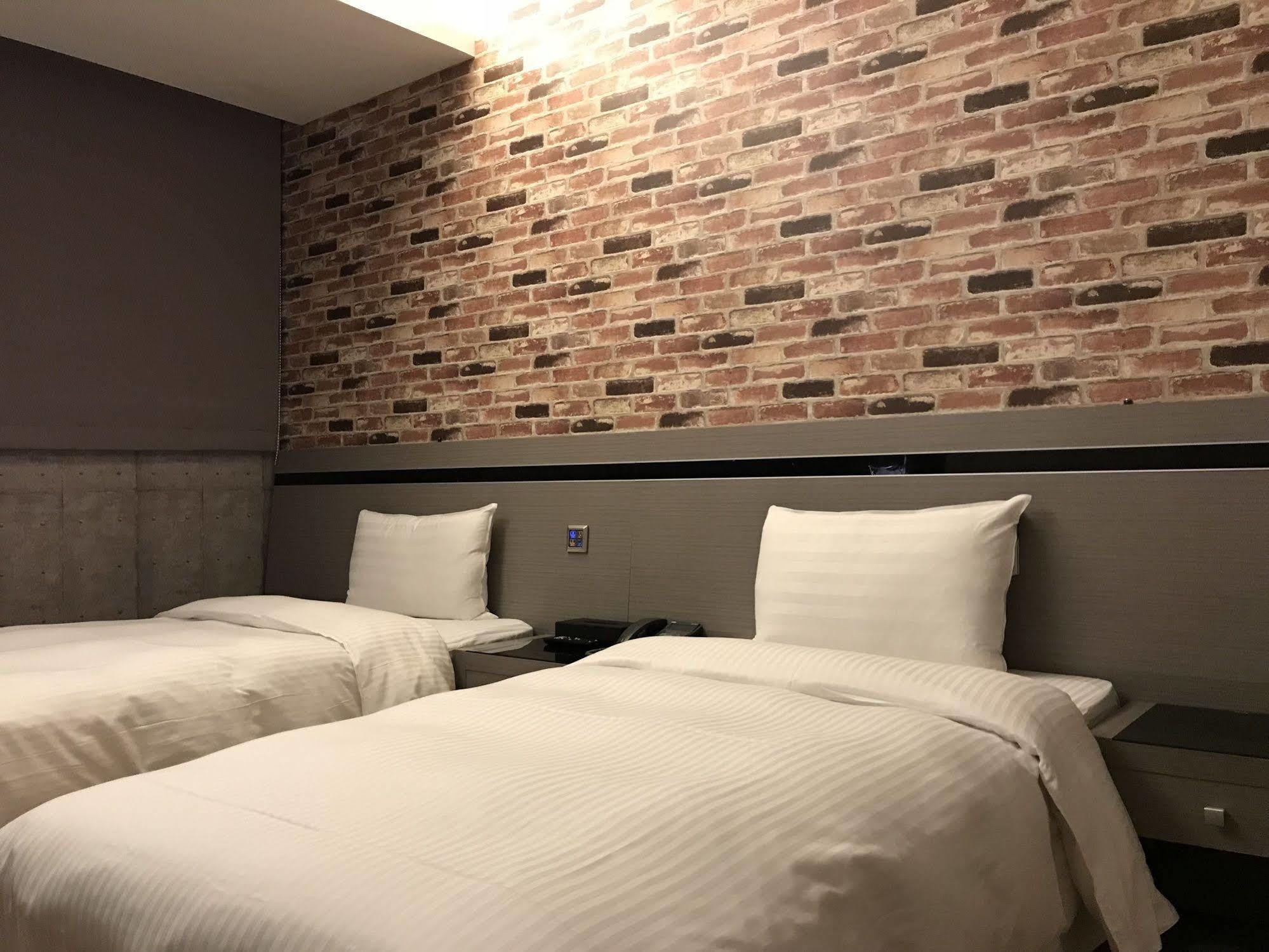Military 75 Hotel Taichung Dış mekan fotoğraf